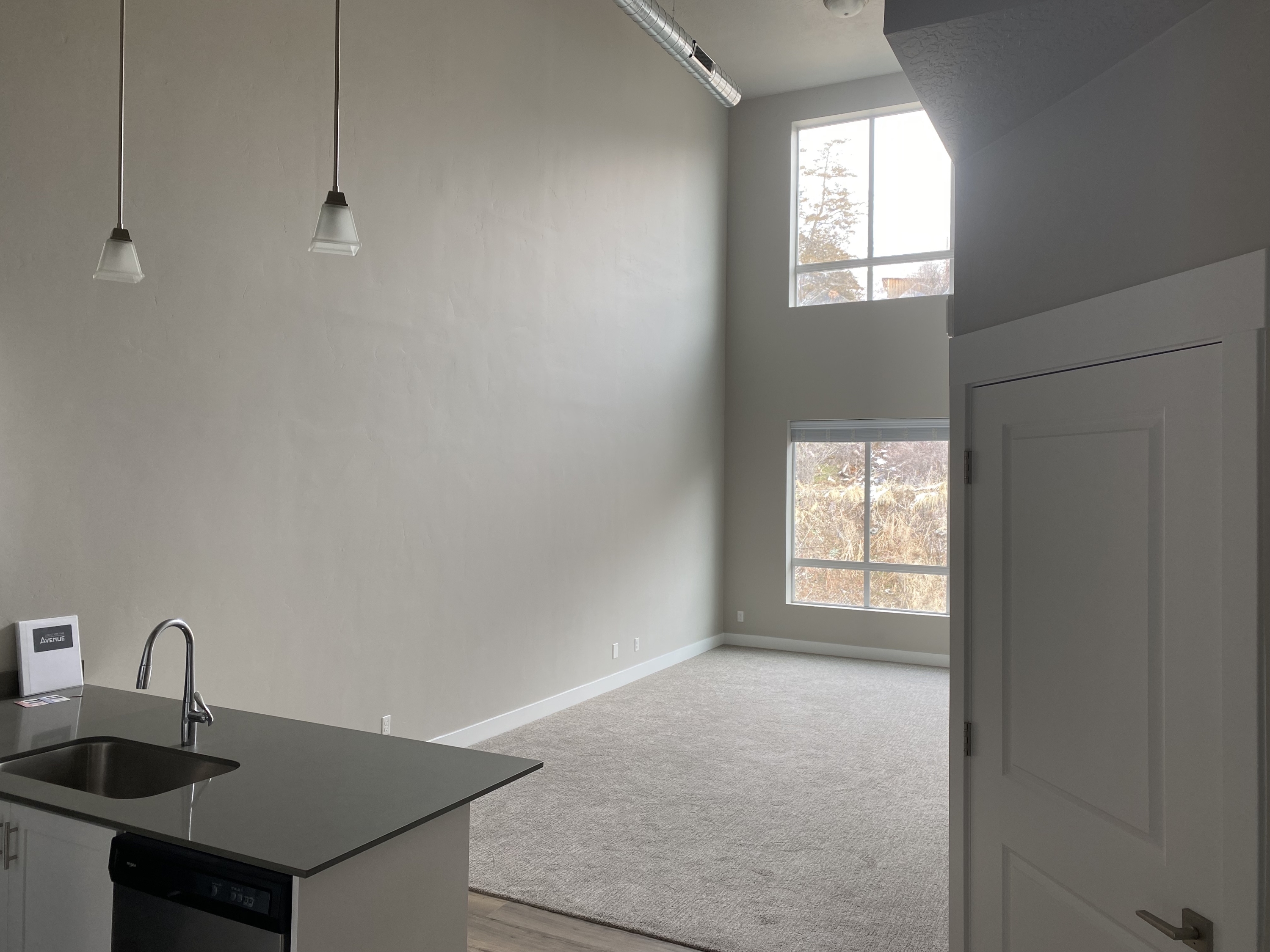 5072 North University Avenue - 405